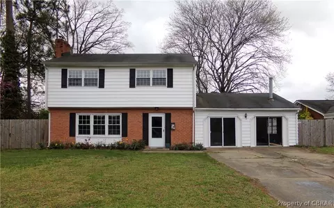 327 Nassau Pl, Hampton, VA 23666 photo 1
