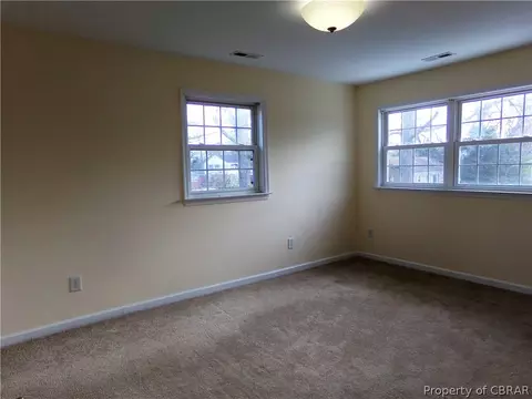 327 Nassau Pl, Hampton, VA 23666 photo 14