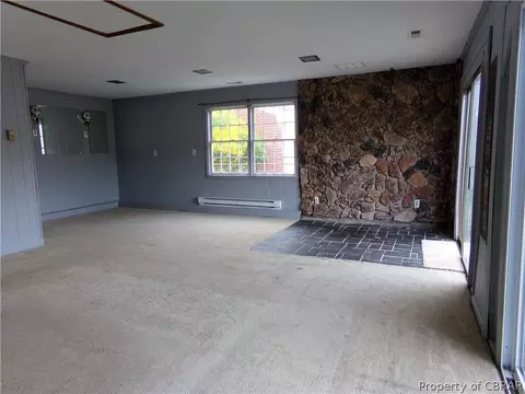 327 Nassau Pl, Hampton, VA 23666 photo 9