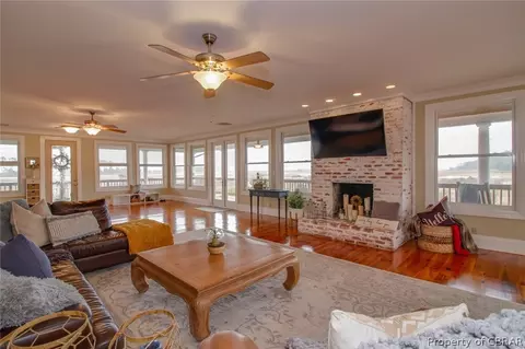 36 Edmonds Cove Rd, Hampton, VA 23664 photo 13
