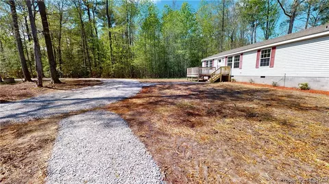 7843 Mountain Laurel Trl, Gloucester, VA 23061 photo 4