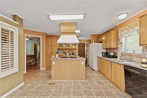 9536 Heron Ct, Gloucester, VA 23061 photo 11