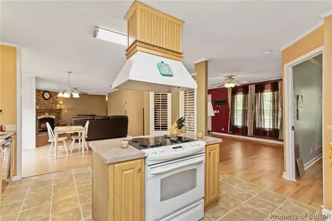 9536 Heron Ct, Gloucester, VA 23061 photo 13