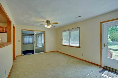 12476 Poplar Trl, Gloucester, VA 23061 photo 3