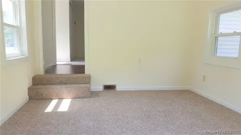 4949 Edwin Ln, Hayes, VA 23072 photo 12
