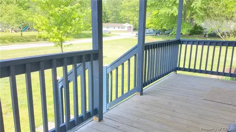 4949 Edwin Ln, Hayes, VA 23072 photo 3