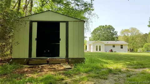 4949 Edwin Ln, Hayes, VA 23072 photo 18