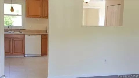 4949 Edwin Ln, Hayes, VA 23072 photo 10