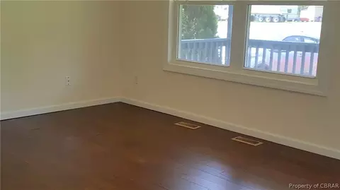 4949 Edwin Ln, Hayes, VA 23072 photo 5
