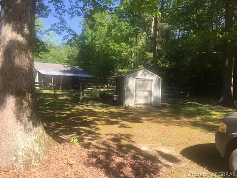 7611 Three Hickories Ln, Gloucester, VA 23061 photo 10
