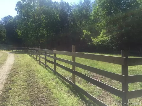 7611 Three Hickories Ln, Gloucester, VA 23061 photo 6