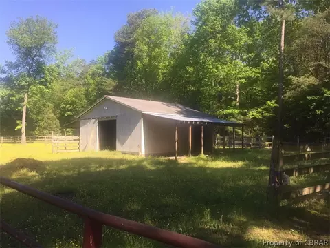 7611 Three Hickories Ln, Gloucester, VA 23061 photo 3