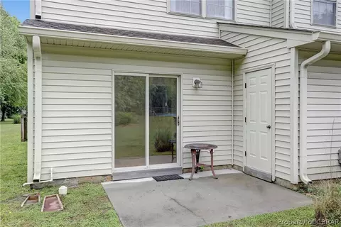7759 The Points Pl, Gloucester Point, VA 23062 photo 31