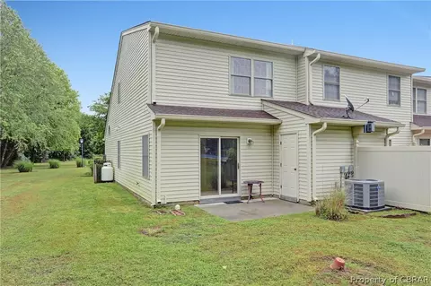 7759 The Points Pl, Gloucester Point, VA 23062 photo 32
