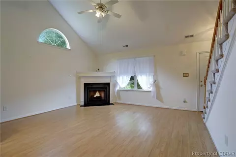7759 The Points Pl, Gloucester Point, VA 23062 photo 5