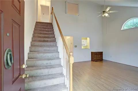 7759 The Points Pl, Gloucester Point, VA 23062 photo 4
