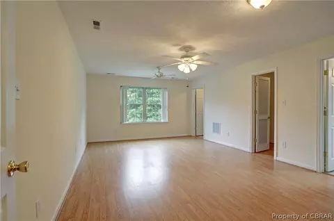 7759 The Points Pl, Gloucester Point, VA 23062 photo 25