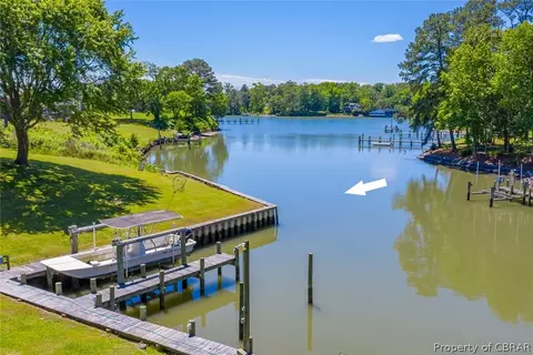 174 Carters Cove Dr, Weems, VA 22576 photo 5