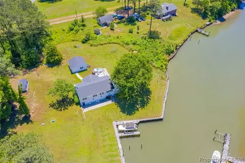174 Carters Cove Dr, Weems, VA 22576 photo 10