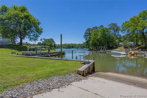 174 Carters Cove Dr, Weems, VA 22576 photo 6