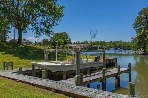 174 Carters Cove Dr, Weems, VA 22576 photo 7
