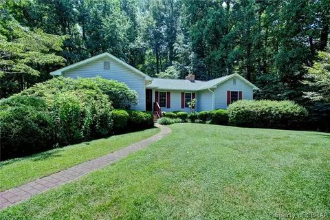 6454 Fleming Rilee Ln, Gloucester, VA 23061 photo 2
