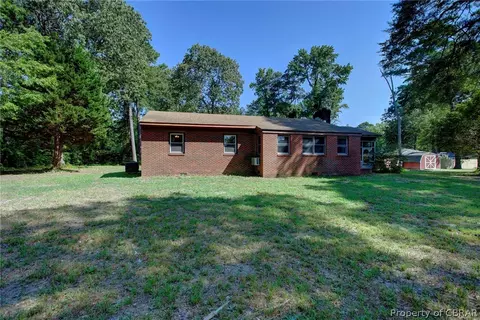 1742 Azalea Point Rd, Gloucester Point, VA 23062 photo 3