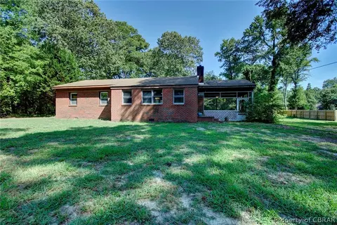 1742 Azalea Point Rd, Gloucester Point, VA 23062 photo 2