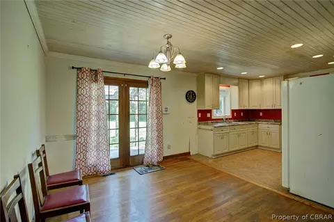 1742 Azalea Point Rd, Gloucester Point, VA 23062 photo 10