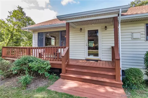 829 Plainview Rd, Topping, VA 23169 photo 4