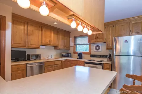 829 Plainview Rd, Topping, VA 23169 photo 9