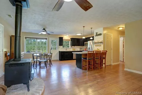 8822 Indian Rd, Gloucester, VA 23061 photo 2