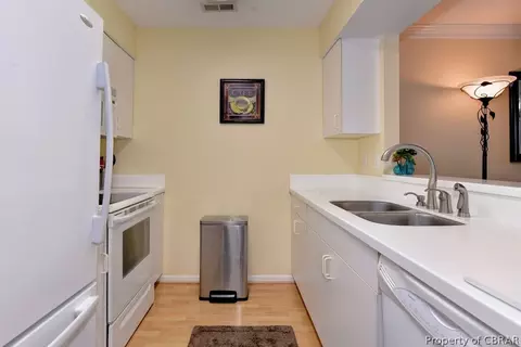 709 Queens Path, Williamsburg, VA 23185 photo 12