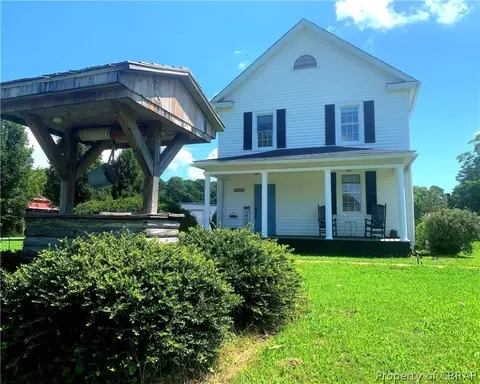 1925 Hayes, Gloucester Point, VA 23062 photo 1