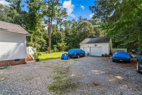 8185 Manor Dr, Gloucester, VA 23061 photo 31