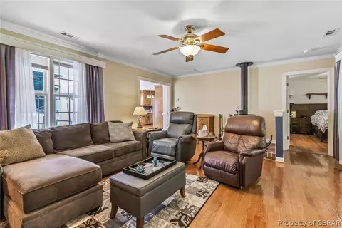 8185 Manor Dr, Gloucester, VA 23061 photo 4