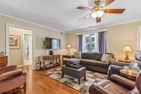 8185 Manor Dr, Gloucester, VA 23061 photo 3