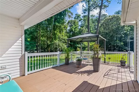 8185 Manor Dr, Gloucester, VA 23061 photo 28
