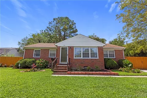 131 Westbrook Dr, Hampton, VA 23666 photo 9
