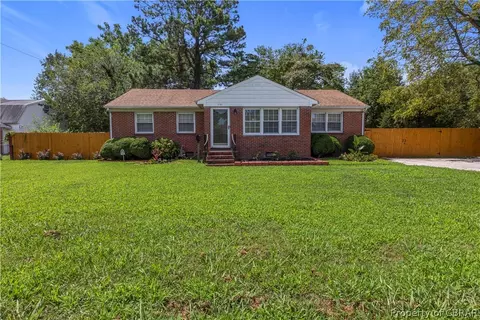 131 Westbrook Dr, Hampton, VA 23666 photo 1