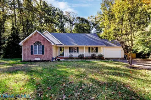 5445 Gentry Dr, New Kent, VA 23124