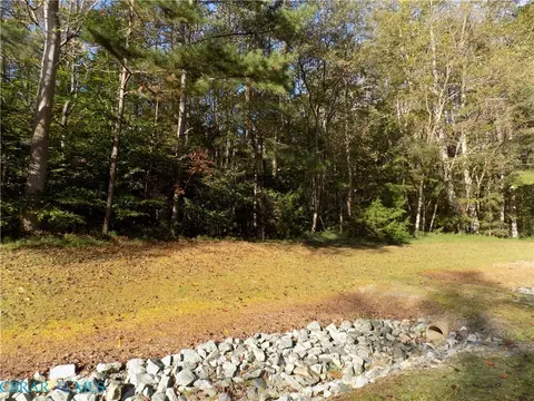22 70 Eagle Trce # D, Lancaster, VA 22503