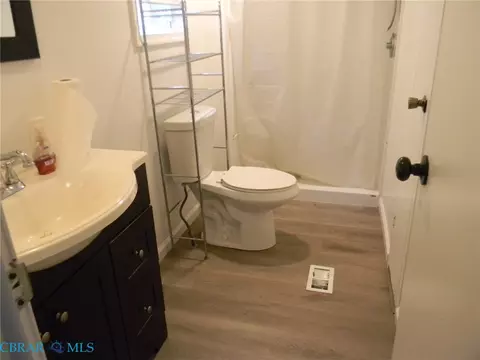 Bath - 6165 Ark Rd, Gloucester, VA 23061 photo 1 of 2