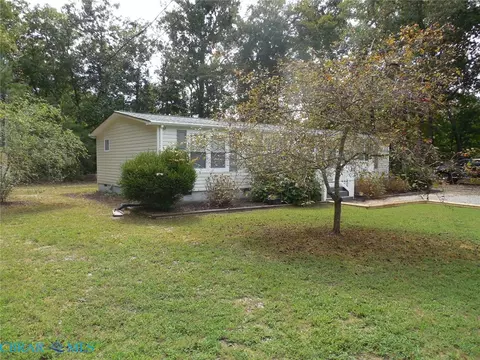 Exterior - 6165 Ark Rd, Gloucester, VA 23061 photo 2 of 5