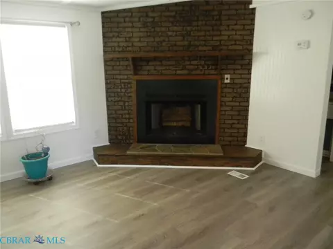 Living - 6165 Ark Rd, Gloucester, VA 23061 photo 2 of 4
