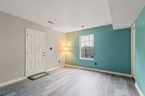 Living - 406 Atlantic Ave, Hampton, VA 23664 photo 1 of 3