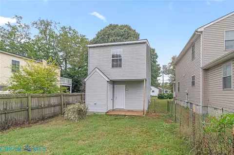 Exterior - 406 Atlantic Ave, Hampton, VA 23664 photo 5 of 7
