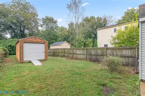 Exterior - 406 Atlantic Ave, Hampton, VA 23664 photo 4 of 7