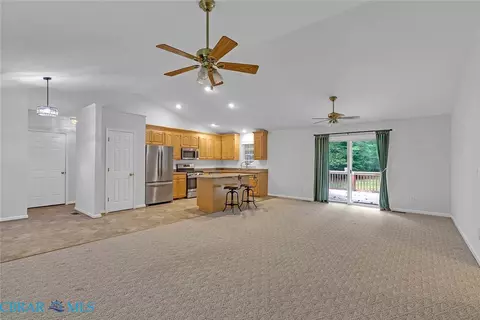 7095 Hunters Pointe Dr, Gloucester, VA 23061 photo 13