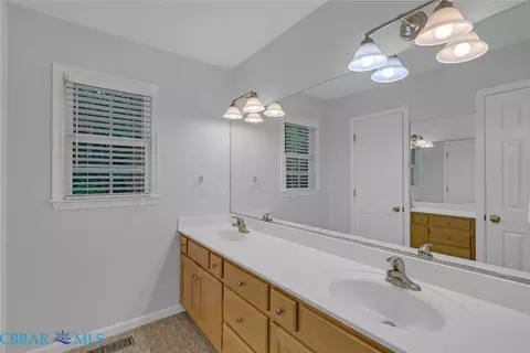 7095 Hunters Pointe Dr, Gloucester, VA 23061 photo 25